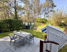 Ferienhaus Blaue Welle mit Terrasse