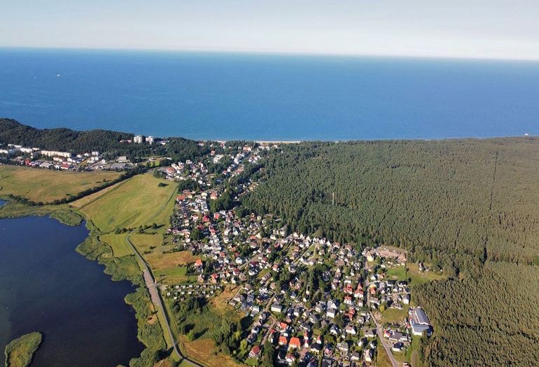 Luftaufnahme von dem Ostseebad Baabe