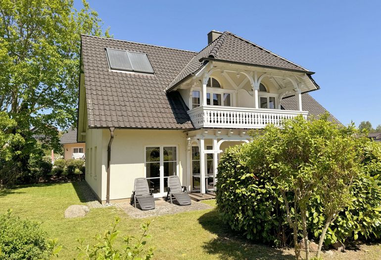 Haus Rügenwind mit 5 Ferienwohnungen