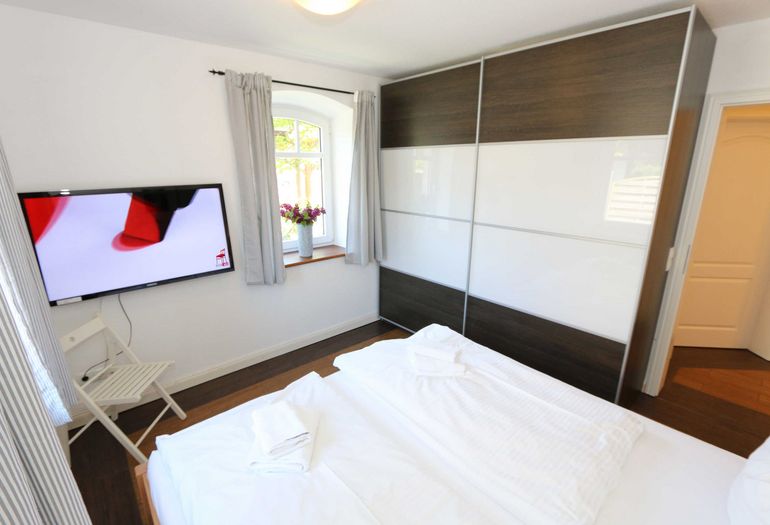 1. Schlafzimmer mit Doppelbett