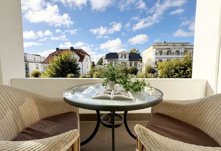 Platz an der Sonne auf dem Balkon